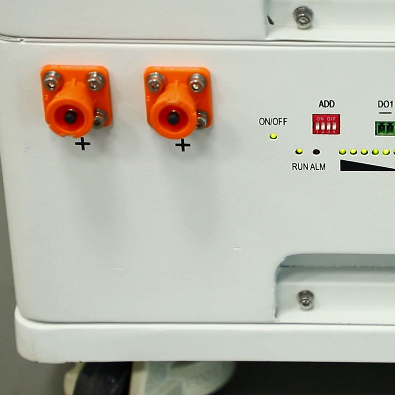 220V σύστημα 48V 10kWh αποθήκευσης εγχώριας ενέργειας από τον αναστροφέα πλέγματος και το σύστημα αποθήκευσης μπαταριών ηλιακής ενέργειας μπαταριών